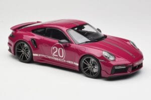 Porsche 911 992 Turbo S con Sport Design Package Rosso Minichamps 1:18 155069172 Pressofusione — immagine 4 di 6