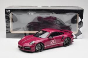 Porsche 911 992 Turbo S con Sport Design Package Rosso Minichamps 1:18 155069172 Pressofusione — immagine 6 di 6