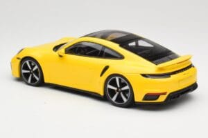 Porsche 911 992 Turbo S Giallo Minichamps 1:18 155069071 Pressofusione — immagine 5 di 6