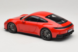 Porsche 911 992.2 Carrera 4 GTS Guards Red Norev 1:18 187171 Pressofusione — immagine 7 di 8