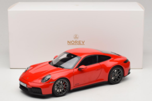 Porsche 911 992.2 Carrera 4 GTS Guards Red Norev 1:18 187171 Pressofusione — immagine 8 di 8
