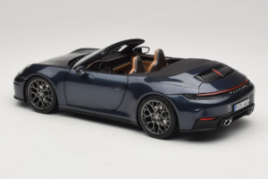 Porsche 911 992.2 Carrera Cabriolet Yachting Blue Norev 1:18 187180 Pressofusione — immagine 7 di 8