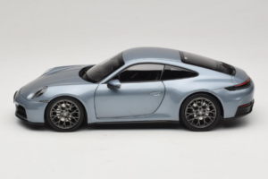 Porsche 911 992.2 Carrera Polar Silver Metallic Norev 1:18 187170 Pressofusione — immagine 4 di 8