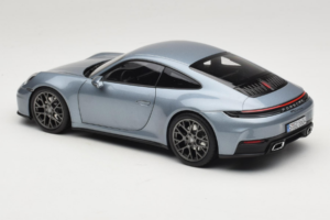 Porsche 911 992.2 Carrera Polar Silver Metallic Norev 1:18 187170 Pressofusione — immagine 7 di 8
