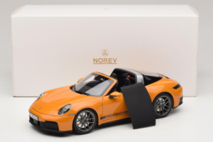 Porsche 911 992.2 Targa 4 GTS Bahama Yellow Norev 1:18 187190 Pressofusione — immagine 10 di 10