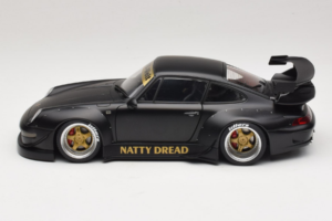 Porsche 911 993 RWB Matt Black With Gold Wheels AUTOart 1:18 78154 Composito — immagine 4 di 8