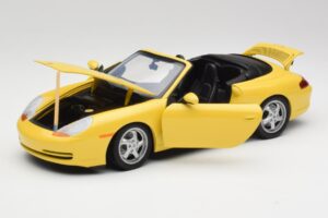 Porsche 911 996 Cabriolet Speed Giallo UT Models 1:18 27906 Pressofusione — immagine 2 di 8
