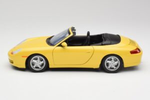 Porsche 911 996 Cabriolet Speed Giallo UT Models 1:18 27906 Pressofusione — immagine 4 di 8