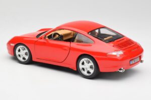 Porsche 911 996 Carrera 4 Rosso Bburago 1:18 30085 Pressofusione — immagine 7 di 8