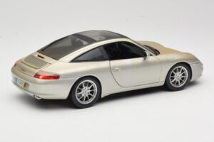 Porsche 911 996 Carrera 4S Argento Maisto 1:18 WAP02102212 Pressofusione — immagine 3 di 8