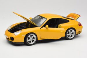 Porsche 911 996 Carrera 4S Giallo Maisto 1:18 WAP02101610 Pressofusione — immagine 2 di 8