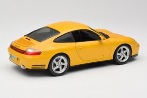 Porsche 911 996 Carrera 4S Giallo Maisto 1:18 WAP02101610 Pressofusione — immagine 3 di 8