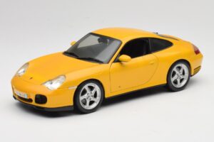 Porsche 911 996 Carrera 4S Giallo Maisto 1:18 WAP02101610 Pressofusione