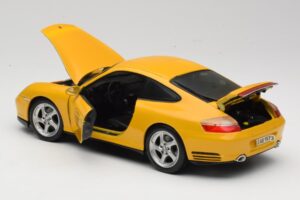 Porsche 911 996 Carrera 4S Giallo Maisto 1:18 WAP02101610 Pressofusione — immagine 5 di 8