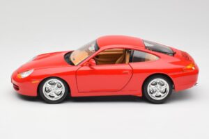 Porsche 911 996 Carrera Rosso Bburago 1:18 3385 Pressofusione — immagine 4 di 8