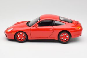 Porsche 911 996 Carrera Rosso Edizione Limitata Bburago 1:18 3385-M1 Pressofusione — immagine 4 di 8