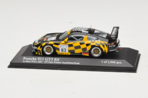 Porsche 911 996 GT3 RS #83 Rosa / Babini 24 Hours of Le Mans 2001 Minichamps 1:43 400016983 Pressofusione