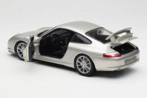 Porsche 911 996 GT3 Argento Hot Wheels 1:18 C2590 Pressofusione — immagine 5 di 8