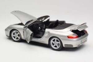 Porsche 911 996 Turbo Cabriolet Argento Maisto 1:18 31660 Pressofusione — immagine 5 di 8