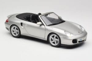 Porsche 911 996 Turbo Cabriolet Argento Maisto 1:18 31660 Pressofusione — immagine 6 di 8