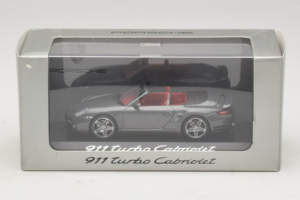 Porsche 911 997 Turbo Cabriolet Grey Metallic Minichamps 1:43 WAP02015218 Pressofusione — immagine 4 di 4