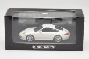 Porsche 911 997 Carrera 4S Carrara Bianco Minichamps 1:43 403066431 Pressofusione — immagine 4 di 4
