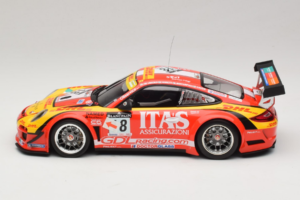 Porsche 911 997 GT3 R #8 De Lorenzi Racing De Lorenzi 24 Hours of Spa 2011 Minichamps 1:18 151118918 Pressofusione — immagine 3 di 6