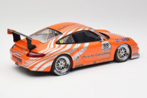 Porsche 911 997 GT3 R #88 Porsche Consulting 2005 AUTOart 1:18 77821 Pressofusione — immagine 3 di 8