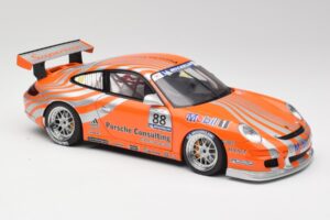 Porsche 911 997 GT3 R #88 Porsche Consulting 2005 AUTOart 1:18 77821 Pressofusione — immagine 6 di 8