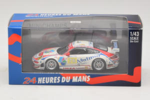 Porsche 911 997 GT3 RSR #76 R. Narac / P. Long / P. Pilet 24 Hours of Le Mans 2009 Minichamps 1:43 400096976 Pressofusione — immagine 3 di 3