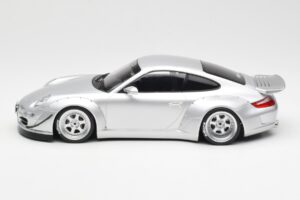 Porsche 911 997 RWB Abu Dhabi IXO 1:18 18CMC166 Pressofusione — immagine 3 di 6