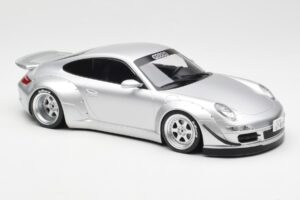 Porsche 911 997 RWB Abu Dhabi IXO 1:18 18CMC166 Pressofusione — immagine 4 di 6