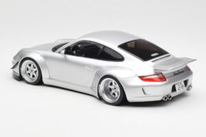 Porsche 911 997 RWB Abu Dhabi IXO 1:18 18CMC166 Pressofusione — immagine 5 di 6