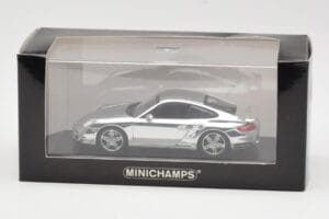 Porsche 911 997 Turbo Chrome Silver Minichamps 1:43 WAP02060816-R Pressofusione — immagine 5 di 5