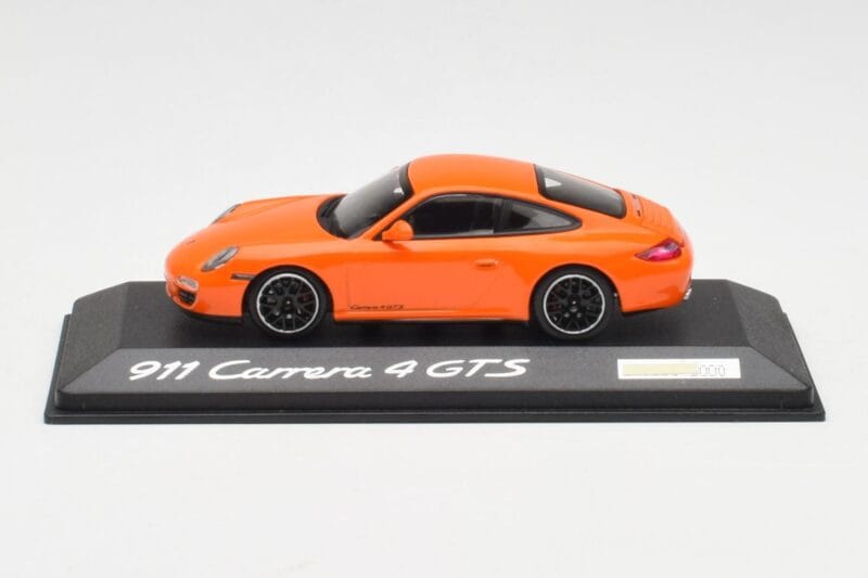 Porsche 911 997.2 Carrera 4 GTS Arancione Minichamps 1:43 WAP0201140C Pressofusione