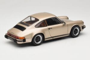 Porsche 911 Carrera 3.2 Bronzo Solido 1:18 S1802602 Pressofusione — immagine 3 di 8