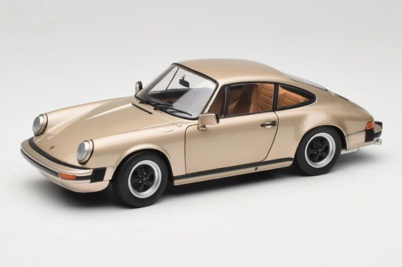 Porsche 911 Carrera 3.2 Bronzo Solido 1:18 S1802602 Pressofusione