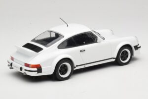 Porsche 911 SC GT Race Version IXO 1:18 18CMC007 Pressofusione — immagine 2 di 6