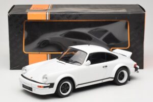 Porsche 911 SC GT Race Version IXO 1:18 18CMC007 Pressofusione — immagine 6 di 6