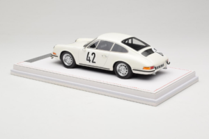 Porsche 911 S #42 R. Buchet / H. Linge Auguste Veuillet 24 Hours of Le Mans Class Winner 1967 IVY 1:18 REMC006 Resina — immagine 5 di 6