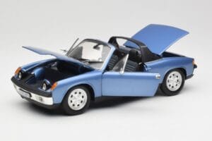 Porsche 914 Blu Revell 1:18 08975 Pressofusione — immagine 2 di 8
