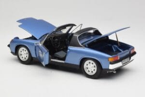 Porsche 914 Blu Revell 1:18 08975 Pressofusione — immagine 5 di 8