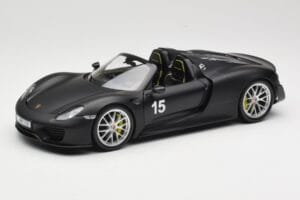Porsche 918 Spyder Weissach Package Matt Black Minichamps 1:18 110062444 Pressofusione