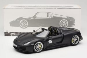 Porsche 918 Spyder Weissach Package Matt Black Minichamps 1:18 110062444 Pressofusione — immagine 8 di 8