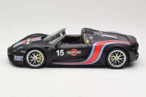 Porsche 918 Spyder Weissach Package Matt Black With Martini Stripes Minichamps 1:18 110062445 Pressofusione — immagine 4 di 8