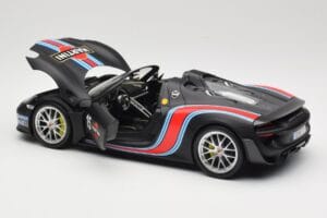 Porsche 918 Spyder Weissach Package Matt Black With Martini Stripes Minichamps 1:18 110062445 Pressofusione — immagine 5 di 8