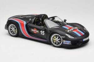 Porsche 918 Spyder Weissach Package Matt Black With Martini Stripes Minichamps 1:18 110062445 Pressofusione — immagine 6 di 8