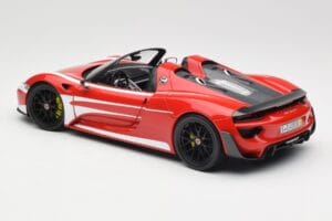Porsche 918 Spyder Weissach Package Rosso & Strisce Bianche Minichamps 1:18 110062442 Pressofusione — immagine 8 di 9