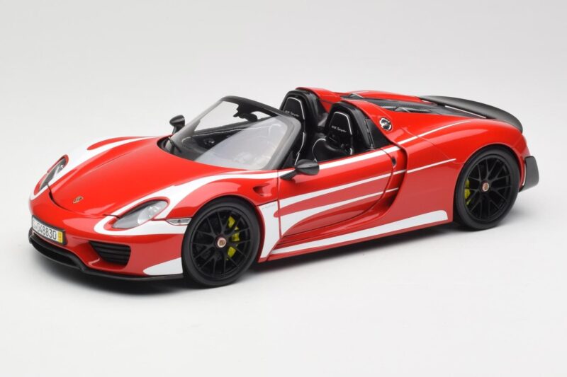 Porsche 918 Spyder Weissach Package Rosso & Strisce Bianche Minichamps 1:18 110062442 Pressofusione