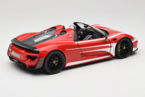 Porsche 918 Spyder Weissach Package Strisce Rosso Bianco Minichamps 1:18 110062442-O1 Pressofusione — immagine 3 di 8